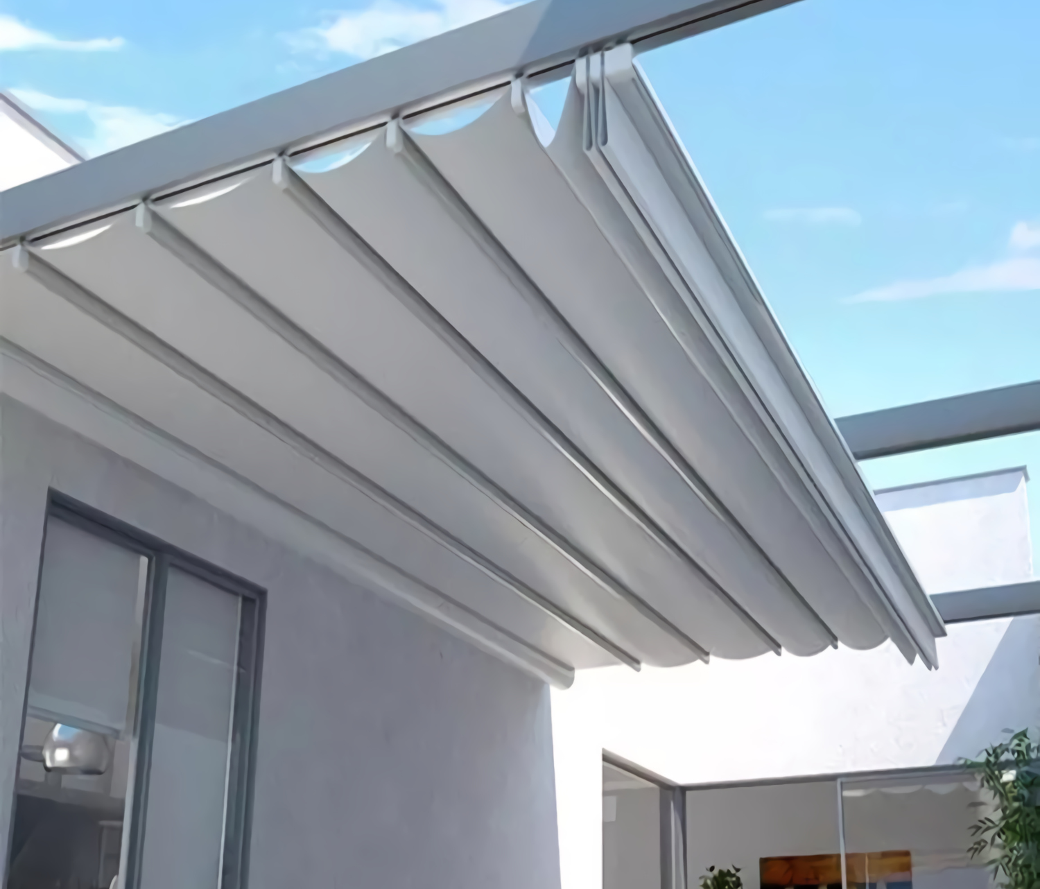 Awning gulung outdoor tahan panas dan hujan untuk rumah