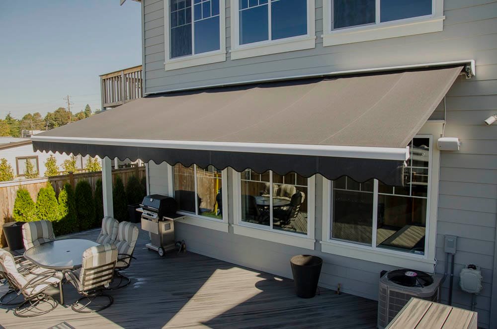 Desain awning gulung premium untuk cafe dan restoran modern