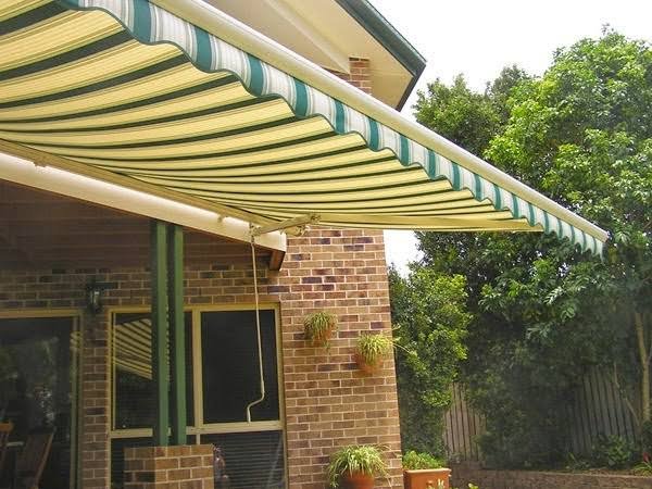 Contoh awning gulung minimalis untuk cafe dan usaha di Indonesia