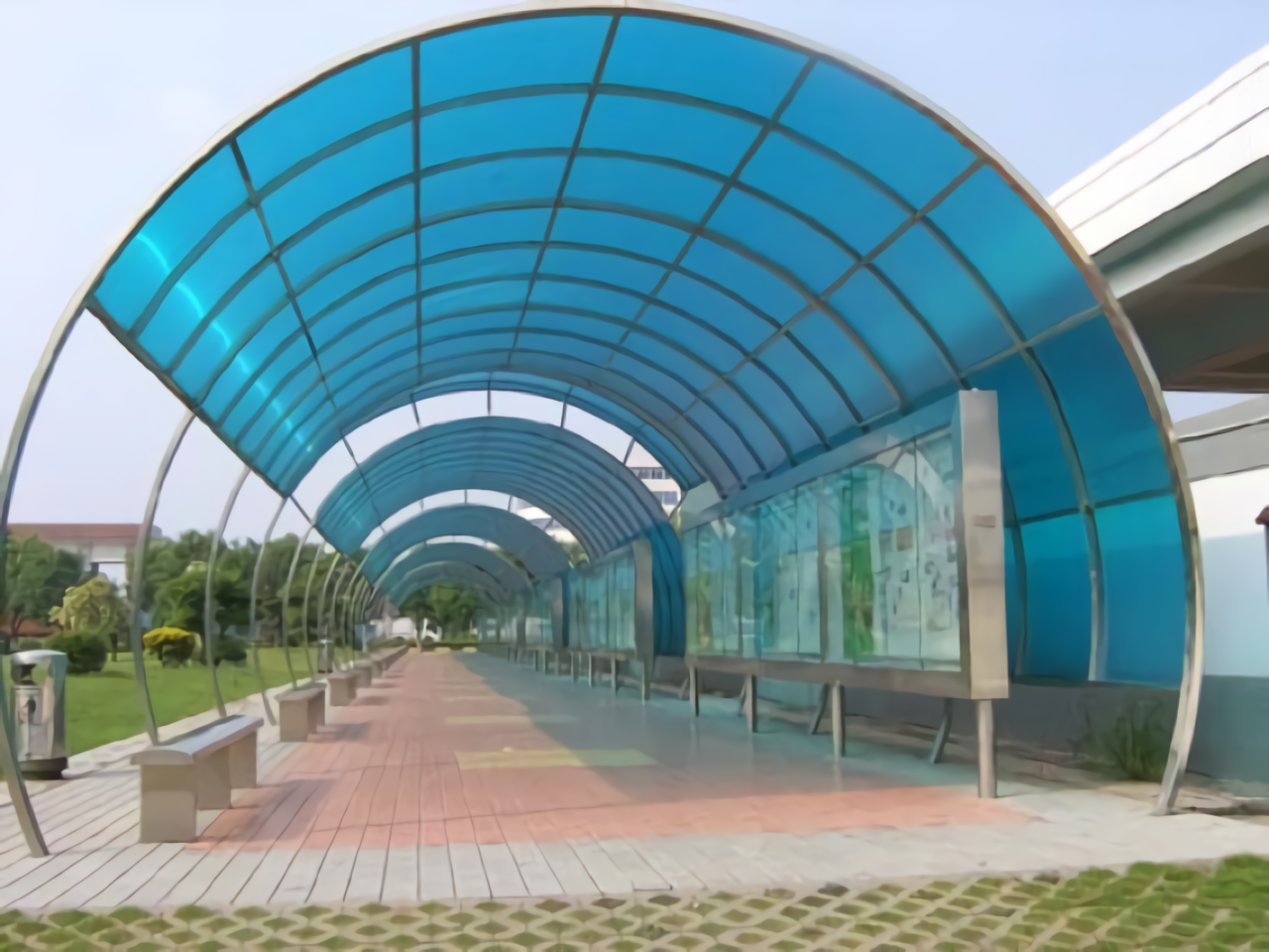 desain kanopi polycarbonate modern transparan